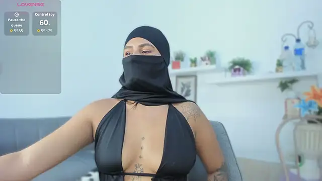 Snapshot of zali_mahamed chatting on 17, 11, 2025 zali mahamed online show from 17, 11, 2025