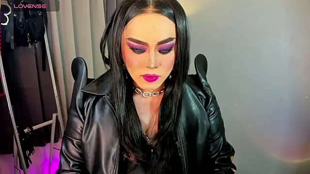 Snapshot of MagnaCumLoader17 chatting on 18, 9, 2025 MagnaCumLoader17 online show from 18, 9, 2025