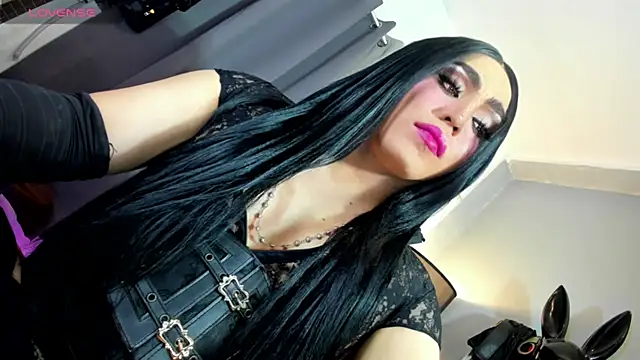 Snapshot of MagnaCumLoader17 chatting on 18, 10, 2025 MagnaCumLoader17 online show from 18, 10, 2025