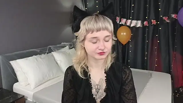 Tori Cutie online show from 30, 10, 2025