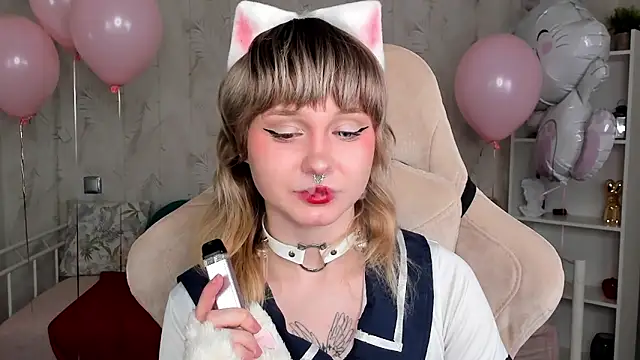 Tori Cutie online show from 2, 4, 2026