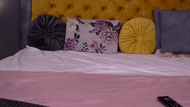 Jessica White  online show from 11, 2, 2026