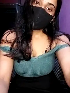 Snapshot of Amisha2 chatting on 5, 10, 2025 Amisha2 online show from 5, 10, 2025