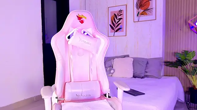 Ayleen Dunkan online show from 25, 2, 2026