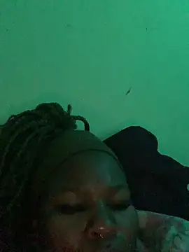 Snapshot of Seductive_Yellow_Titties chatting on 29, 5, 2026 Seductive Yellow Titties online show from 29, 5, 2026