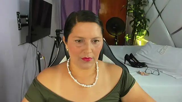 KikaDuque online show from 24, 11, 2025