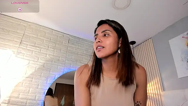 scarletbaker  online show from 26, 9, 2025