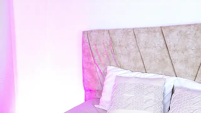 ScarlettLuxe online show from 3, 10, 2025