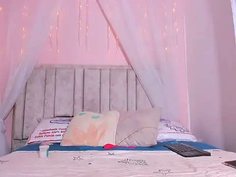 Rachellcooperrr online show from 7, 10, 2025