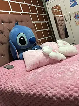 Rachellcooperrr online show from 4, 2, 2026