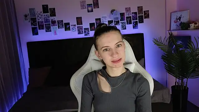 Snapshot of kaleriyaa_ chatting on 21, 9, 2025 kaleriyaa online show from 21, 9, 2025