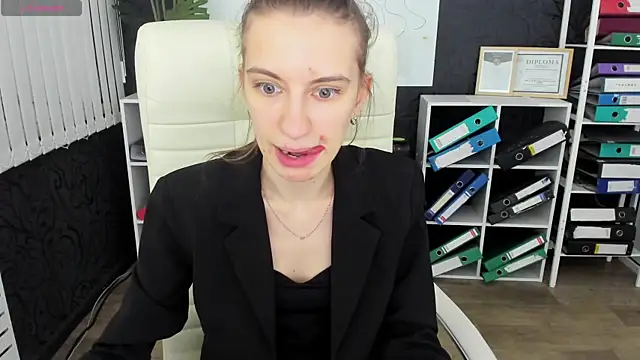 Snapshot of kaleriyaa_ chatting on 11, 10, 2025 kaleriyaa online show from 11, 10, 2025