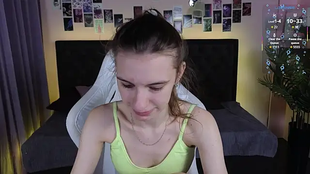 Snapshot of kaleriyaa_ chatting on 13, 10, 2025 kaleriyaa online show from 13, 10, 2025