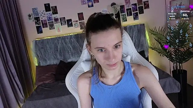 Snapshot of kaleriyaa_ chatting on 26, 10, 2025 kaleriyaa online show from 26, 10, 2025