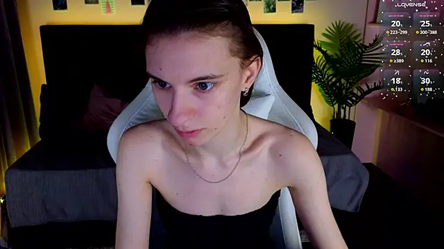 Snapshot of kaleriyaa_ chatting on 23, 11, 2025 kaleriyaa online show from 23, 11, 2025