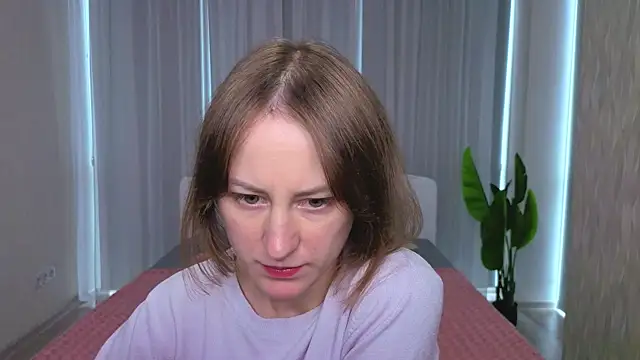 LuluChiiii online show from 10, 10, 2025