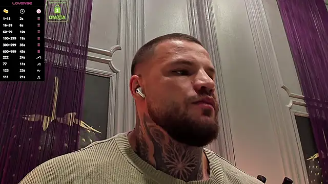 Snapshot of OliverSport chatting on 25, 10, 2025 OliverSport online show from 25, 10, 2025