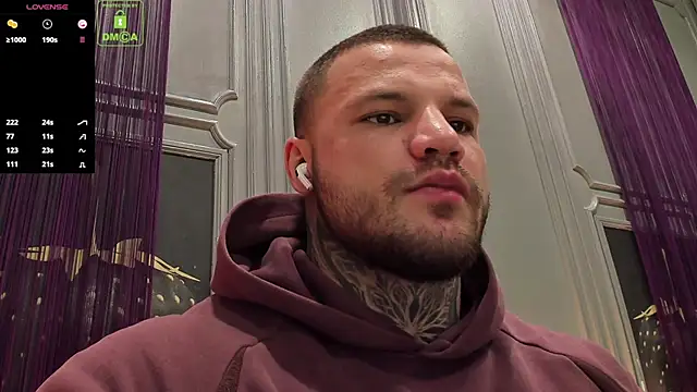 Snapshot of OliverSport chatting on 16, 11, 2025 OliverSport online show from 16, 11, 2025