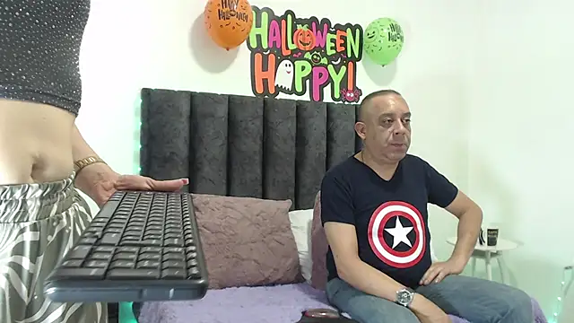 Snapshot of GabrielandAbigail chatting on 29, 10, 2025 GabrielandAbigail online show from 29, 10, 2025