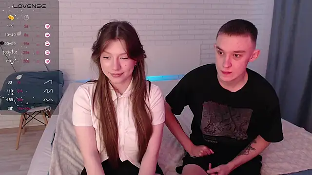 Snapshot of Blushing_couple chatting on 14, 9, 2025 Blushing couple online show from 14, 9, 2025
