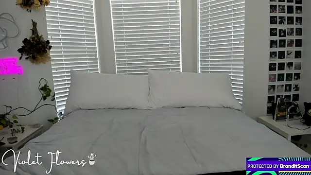 Snapshot of violetttflowers chatting on 8, 9, 2025 violetttflowers online show from 8, 9, 2025