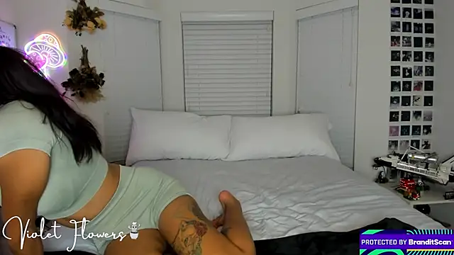 violetttflowers online show from 2, 2, 2026