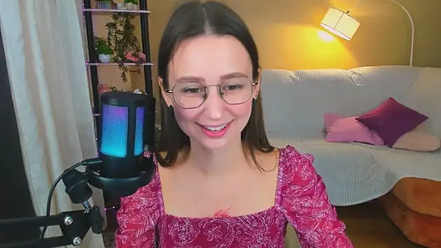 YourLovellyStory online show from 16, 9, 2025