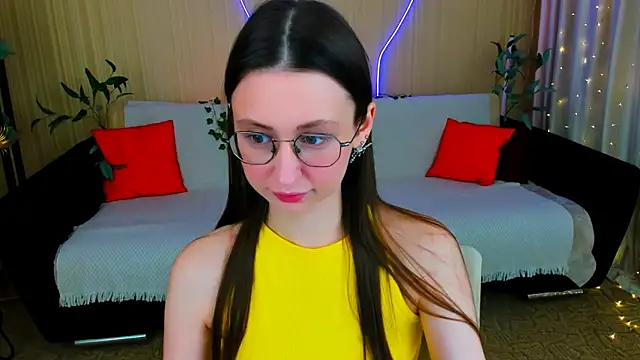 YourLovellyStory online show from 5, 4, 2026