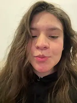 Snapshot of Emilyybennet_ chatting on 4, 6, 2026 Emilyybennet online show from 4, 6, 2026