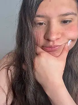 Snapshot of Emilyybennet_ chatting on 9, 6, 2026 Emilyybennet online show from 9, 6, 2026