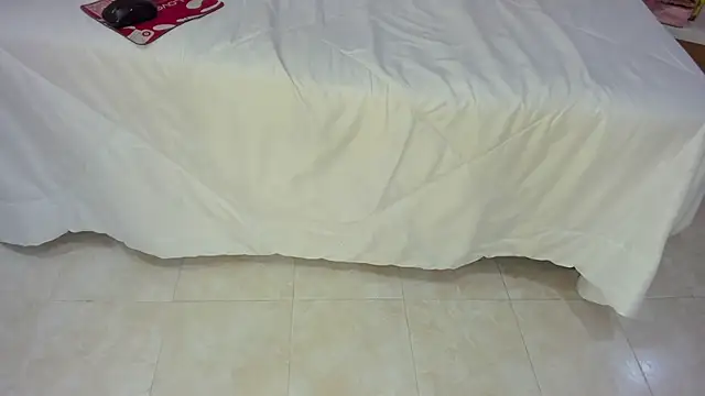 Snapshot of Bella_Miia chatting on 10, 9, 2025 Bella Miia online show from 10, 9, 2025