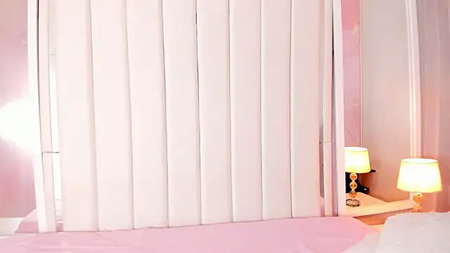 Snapshot of Bella_Miia chatting on 2, 11, 2025 Bella Miia online show from 2, 11, 2025