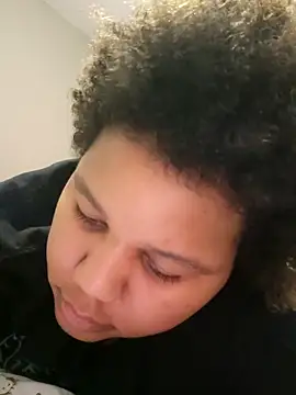 chocolate bella online show from 24, 9, 2025