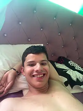 Snapshot of Tused11 chatting on 6, 10, 2025 Tused11 online show from 6, 10, 2025
