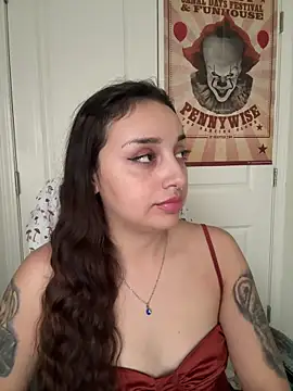 Snapshot of CharmingMaddie chatting on 22, 12, 2025 CharmingMaddie online show from 22, 12, 2025