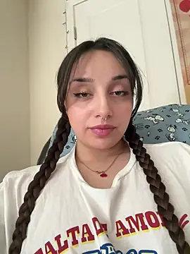 CharmingMaddie online show from 7, 4, 2026