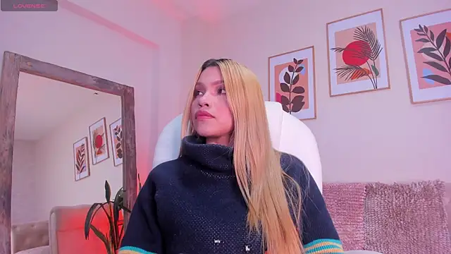 Snapshot of victoria_giraldo chatting on 8, 11, 2025 victoria giraldo online show from 8, 11, 2025