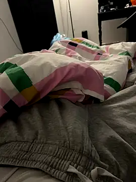 Snapshot of Frankieyyy1 chatting on 26, 11, 2025 Frankieyyy1 online show from 26, 11, 2025