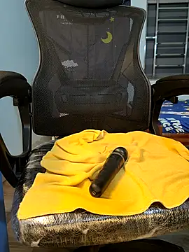 Snapshot of Bee_sweet chatting on 1, 12, 2025 Bee sweet online show from 1, 12, 2025