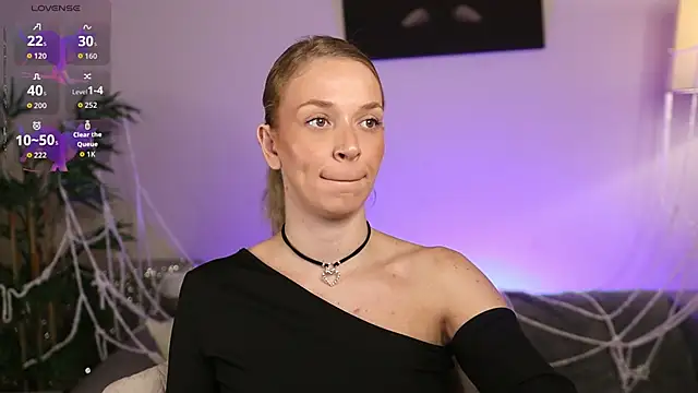 NovaHollisx online show from 22, 10, 2025