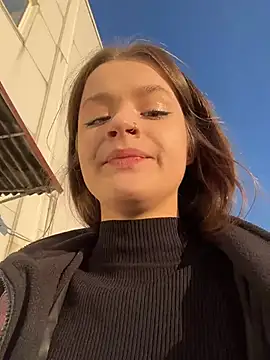 Snapshot of KittyQueeny chatting on 2, 10, 2025 KittyQueeny online show from 2, 10, 2025