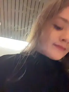 Snapshot of KittyQueeny chatting on 4, 10, 2025 KittyQueeny online show from 4, 10, 2025