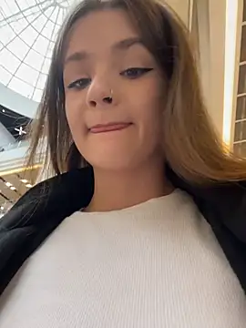 Snapshot of KittyQueeny chatting on 22, 10, 2025 KittyQueeny online show from 22, 10, 2025