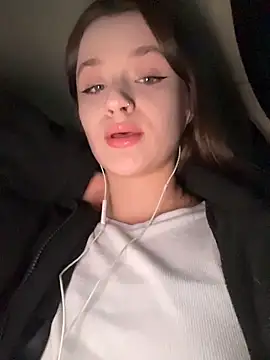 Snapshot of KittyQueeny chatting on 28, 10, 2025 KittyQueeny online show from 28, 10, 2025