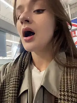 Snapshot of KittyQueeny chatting on 1, 11, 2025 KittyQueeny online show from 1, 11, 2025