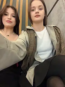 Snapshot of KittyQueeny chatting on 5, 11, 2025 KittyQueeny online show from 5, 11, 2025