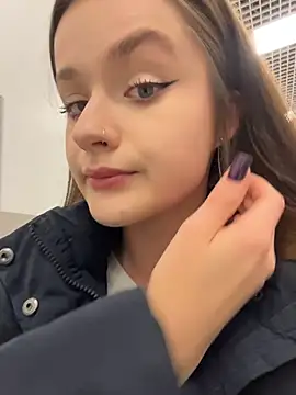 Snapshot of KittyQueeny chatting on 21, 11, 2025 KittyQueeny online show from 21, 11, 2025