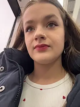 Snapshot of KittyQueeny chatting on 15, 12, 2025 KittyQueeny online show from 15, 12, 2025