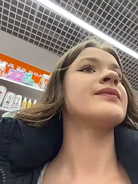 Snapshot of KittyQueeny chatting on 17, 12, 2025 KittyQueeny online show from 17, 12, 2025