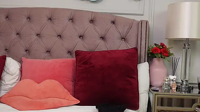 JenniferLovve online show from 14, 12, 2025